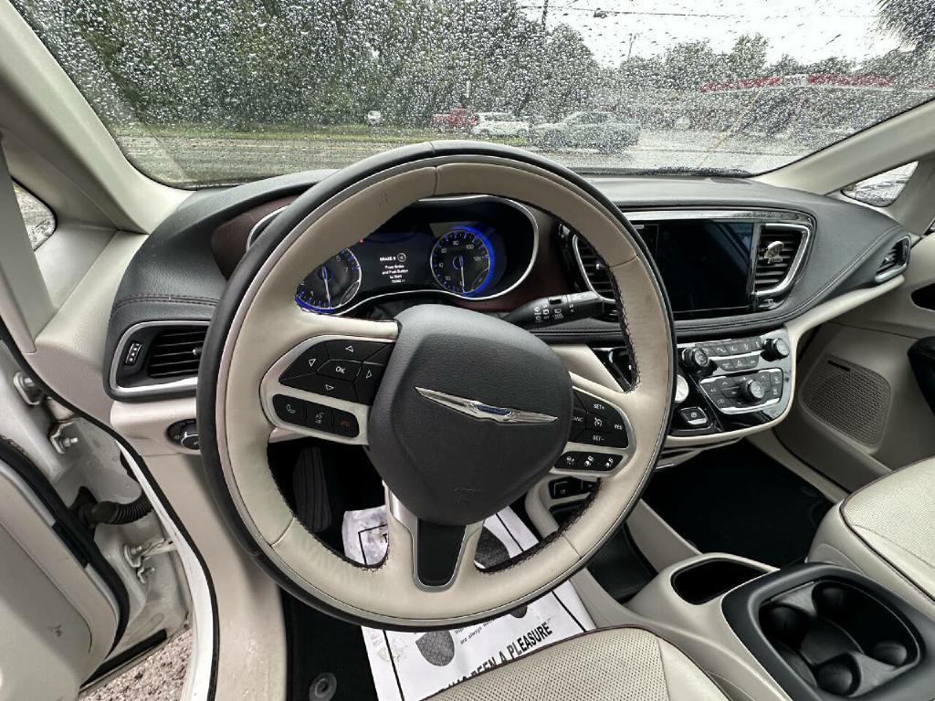 2017 Chrysler Pacifica Image 37