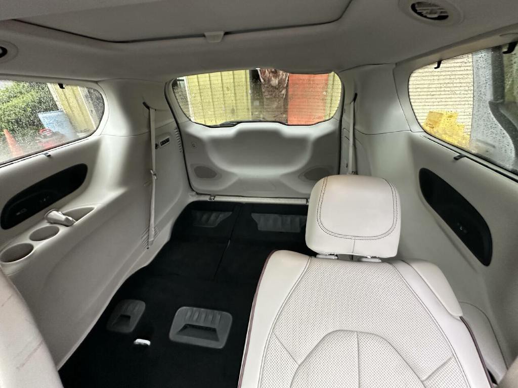 2017 Chrysler Pacifica Image 39