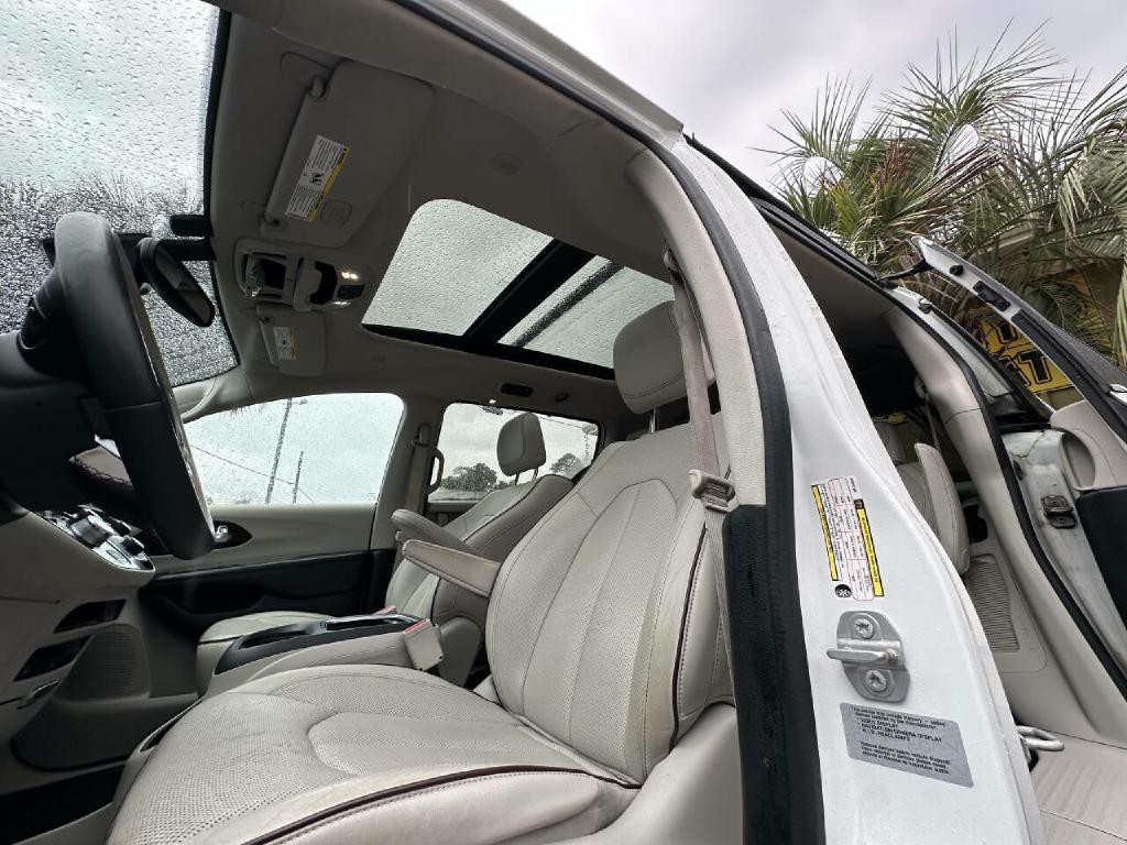 2017 Chrysler Pacifica Image 40