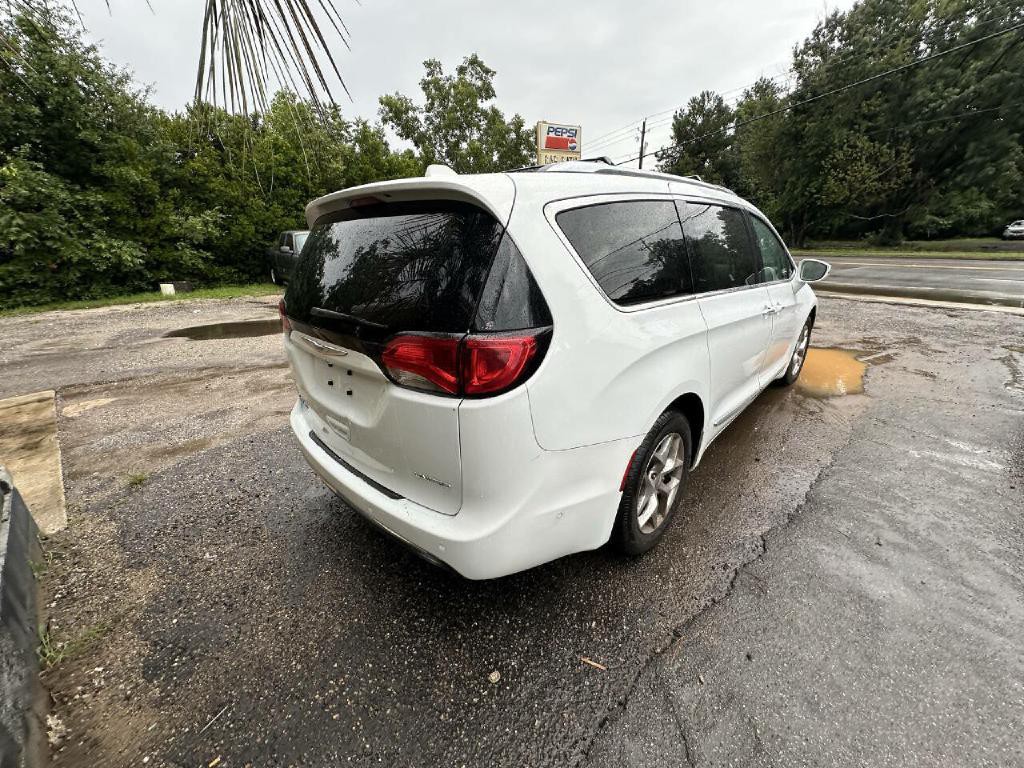 2017 Chrysler Pacifica Image 43