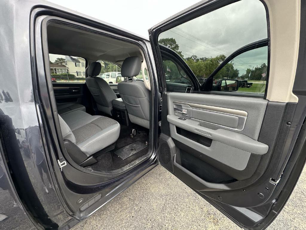 2014 RAM 1500 Image 32