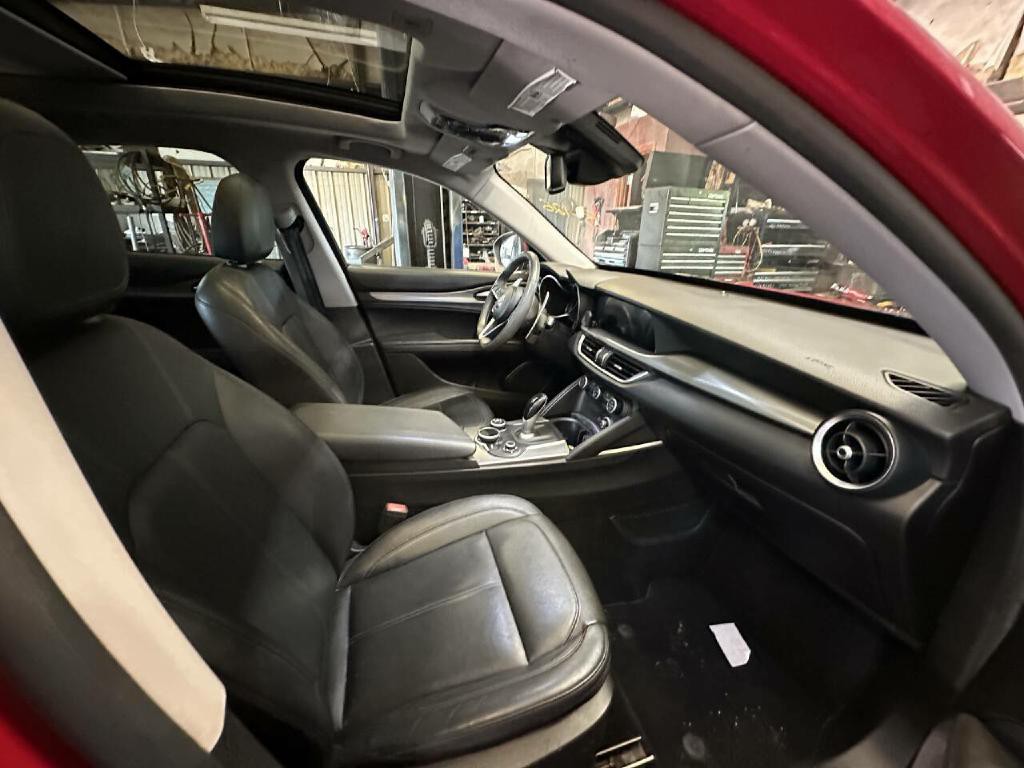 2018 Alfa Romeo Stelvio Image 4