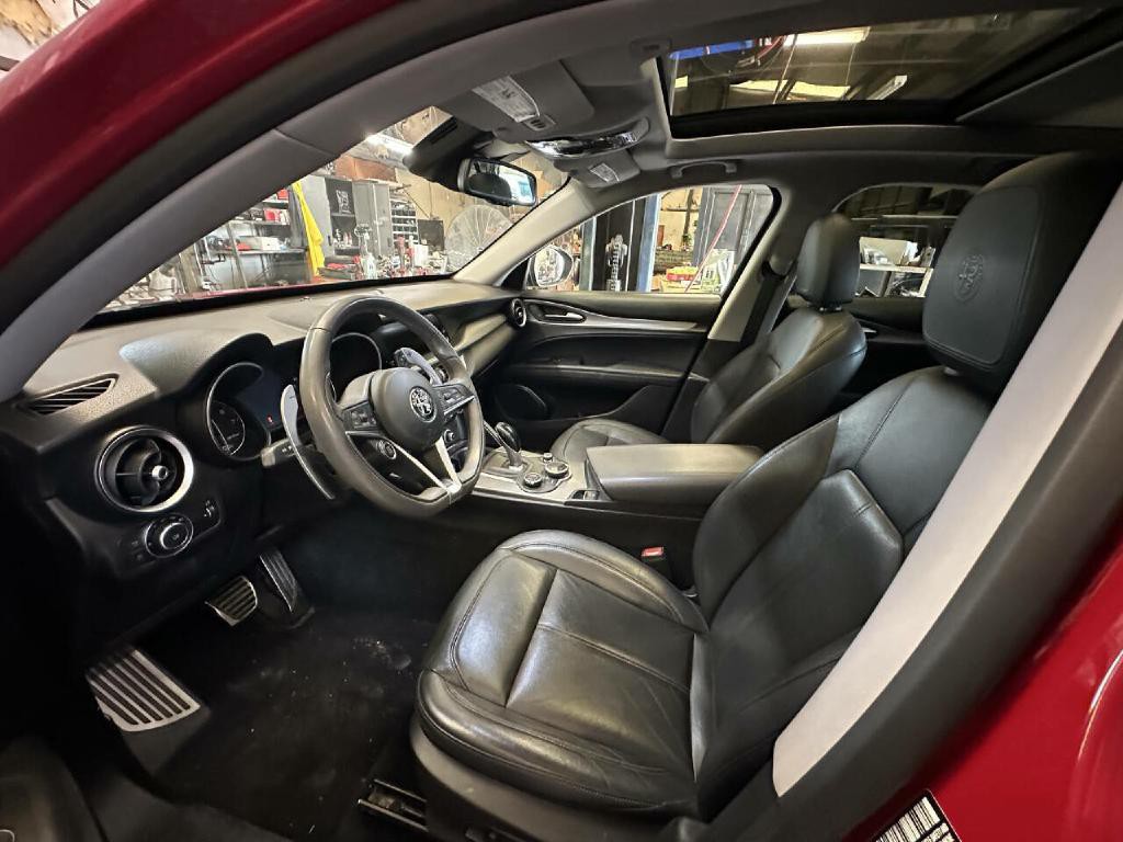 2018 Alfa Romeo Stelvio Image 24