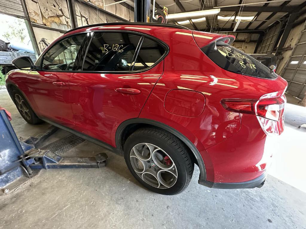 2018 Alfa Romeo Stelvio Image 30