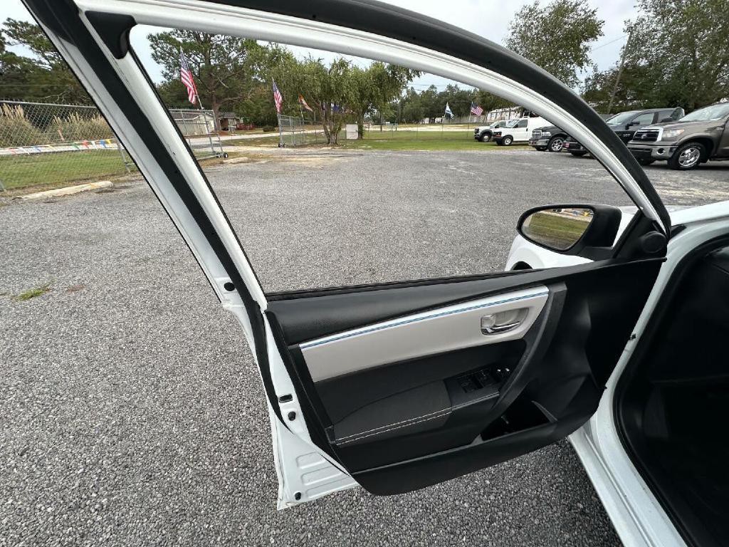 2016 Toyota Corolla Image 6