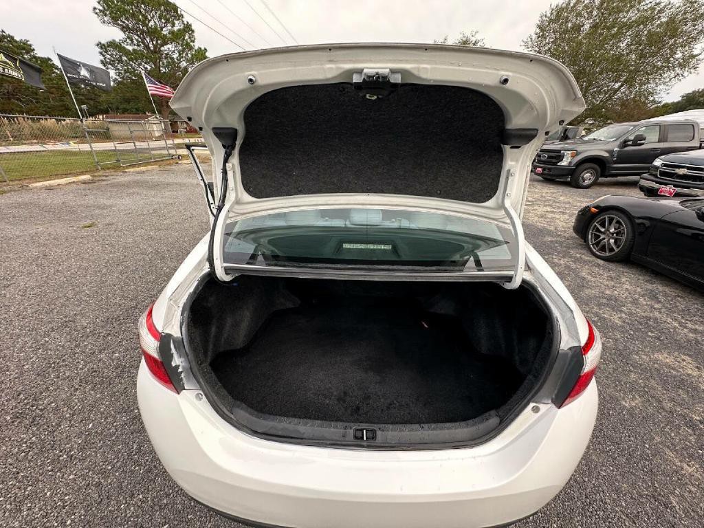 2016 Toyota Corolla Image 12