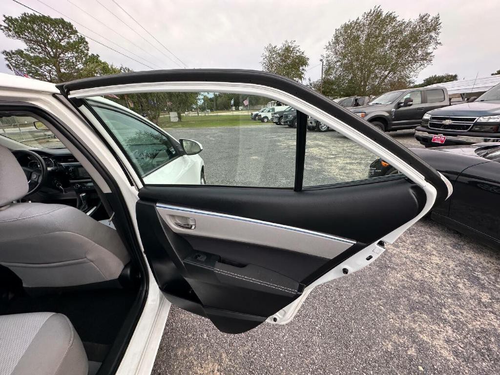 2016 Toyota Corolla Image 13