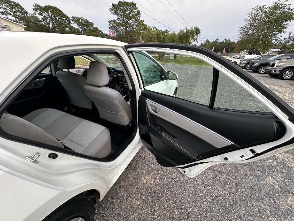 2016 Toyota Corolla Image 14
