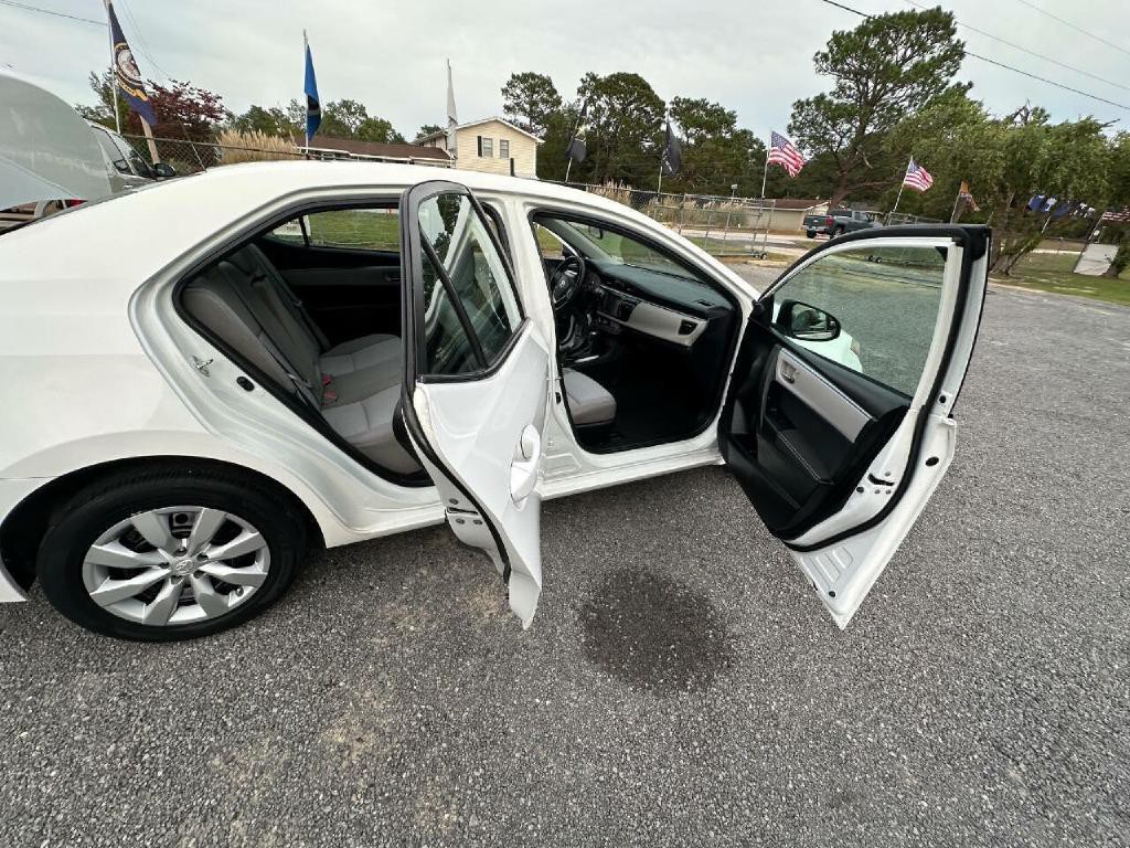 2016 Toyota Corolla Image 17