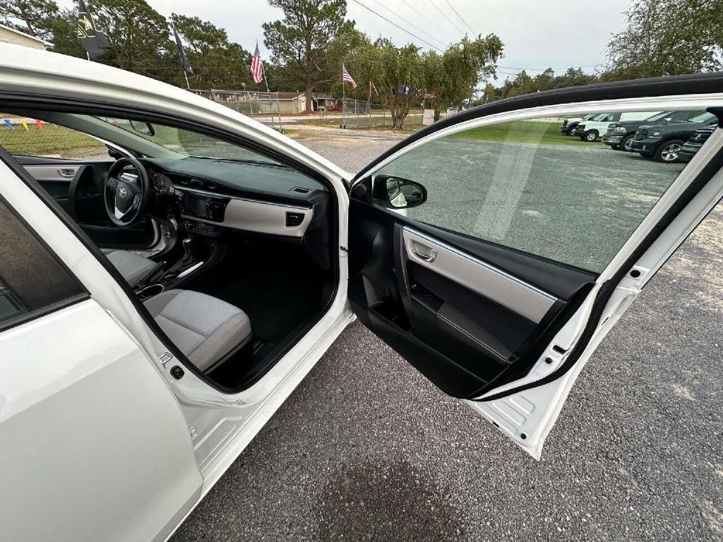 2016 Toyota Corolla Image 19