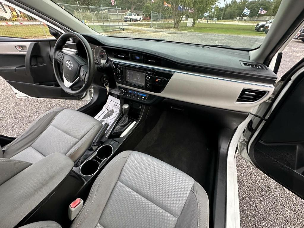 2016 Toyota Corolla Image 21