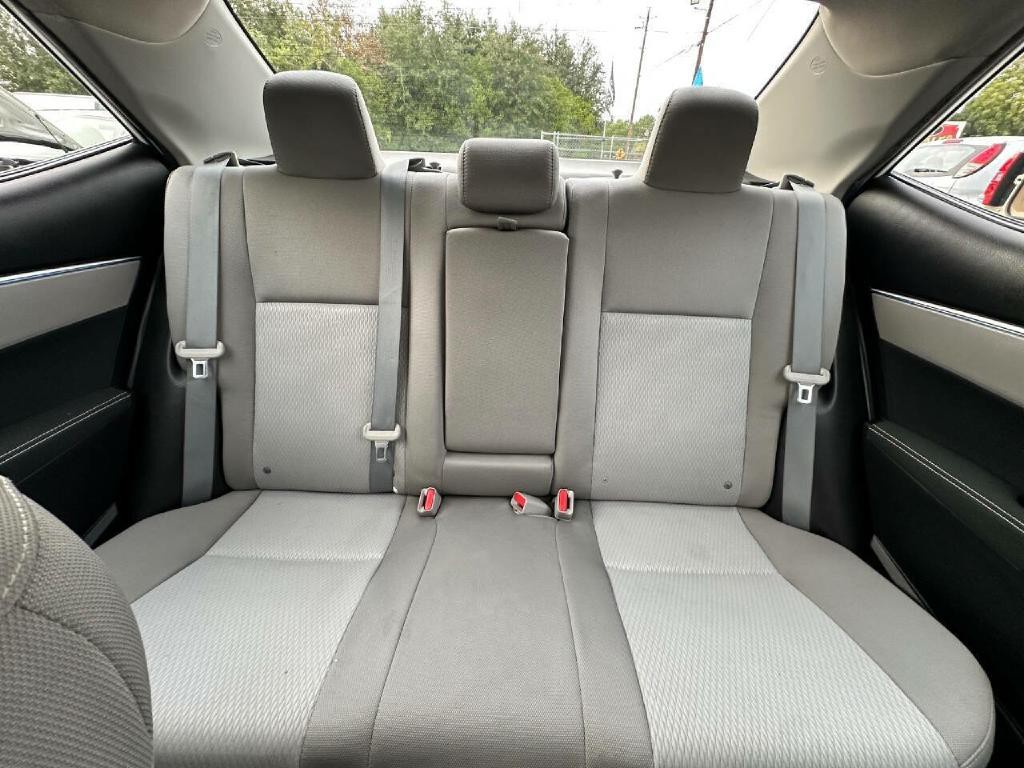 2016 Toyota Corolla Image 30