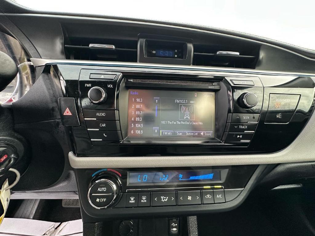 2016 Toyota Corolla Image 31