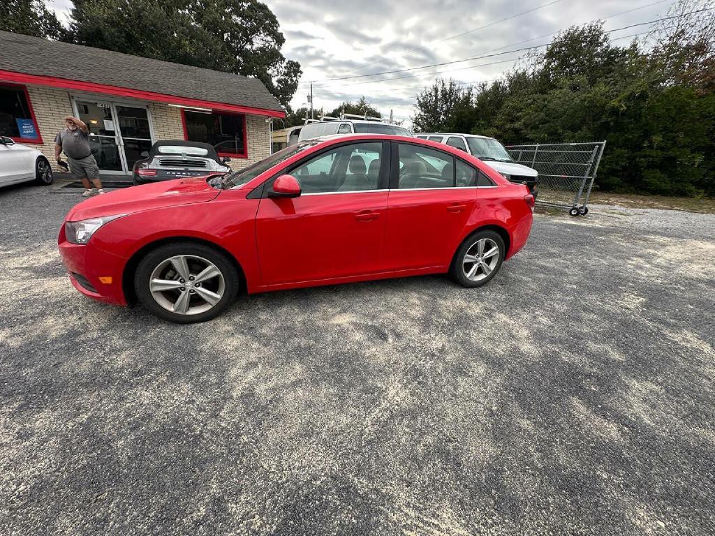 2014 Chevrolet Cruze Image 2