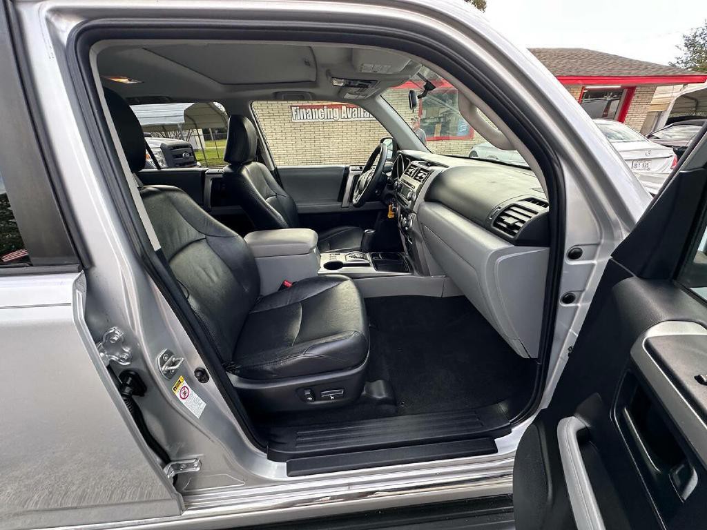 2011 Toyota 4Runner Image 17