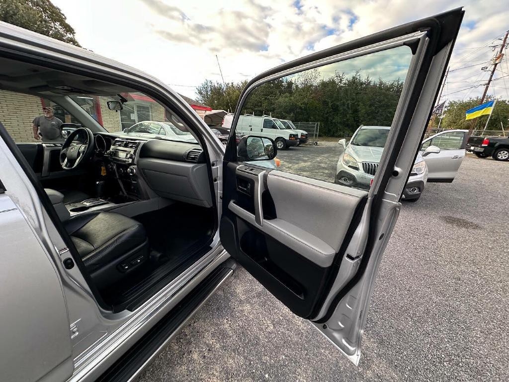 2011 Toyota 4Runner Image 18