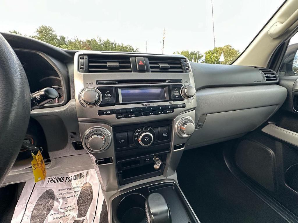 2011 Toyota 4Runner Image 32