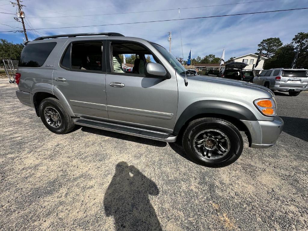 2003 Toyota Sequoia Image 1