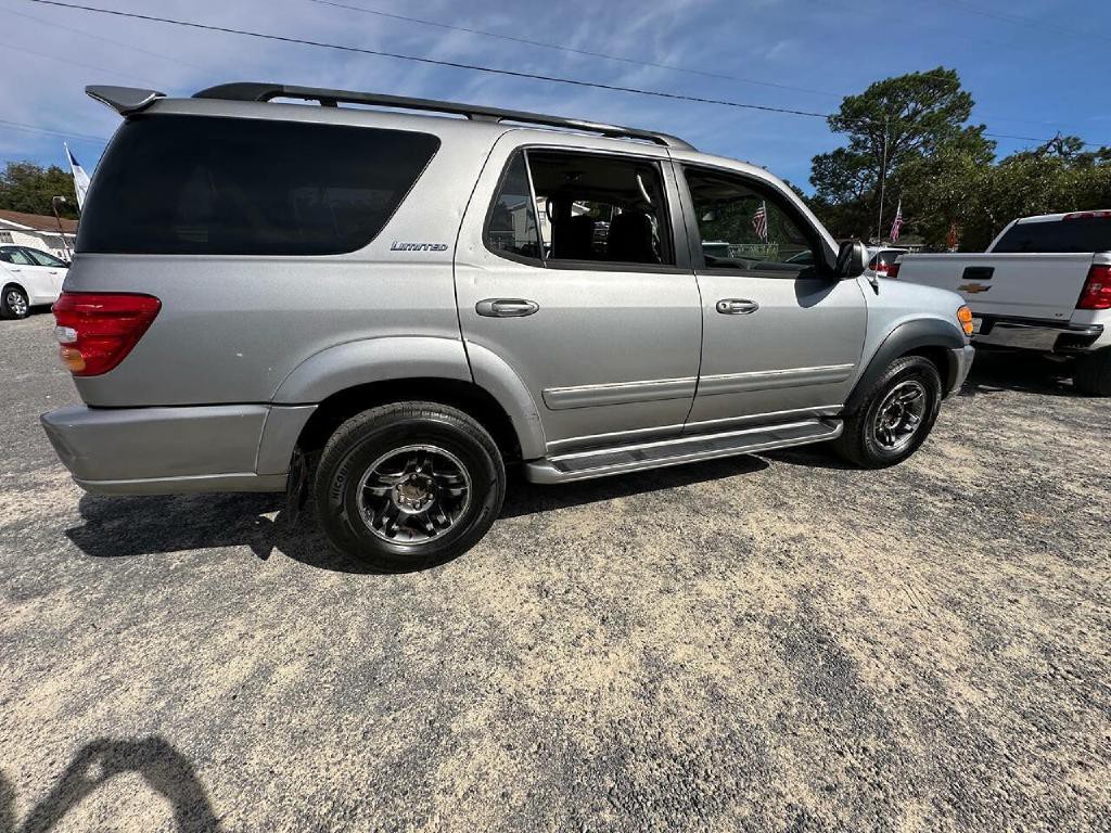 2003 Toyota Sequoia Image 2