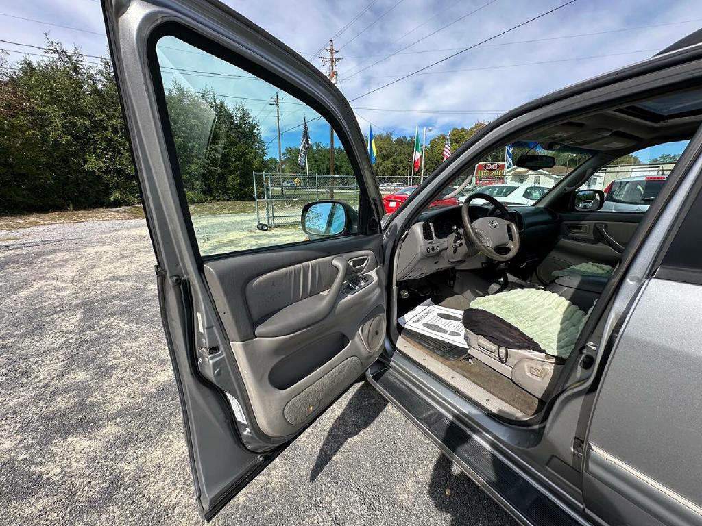 2003 Toyota Sequoia Image 6
