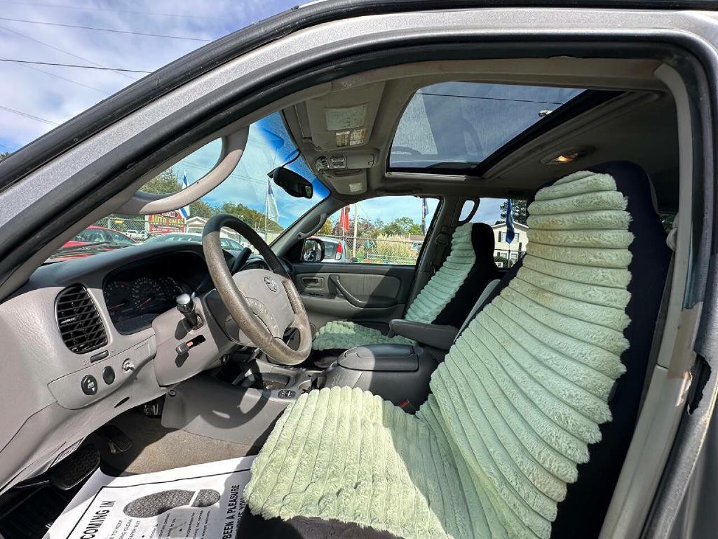 2003 Toyota Sequoia Image 10