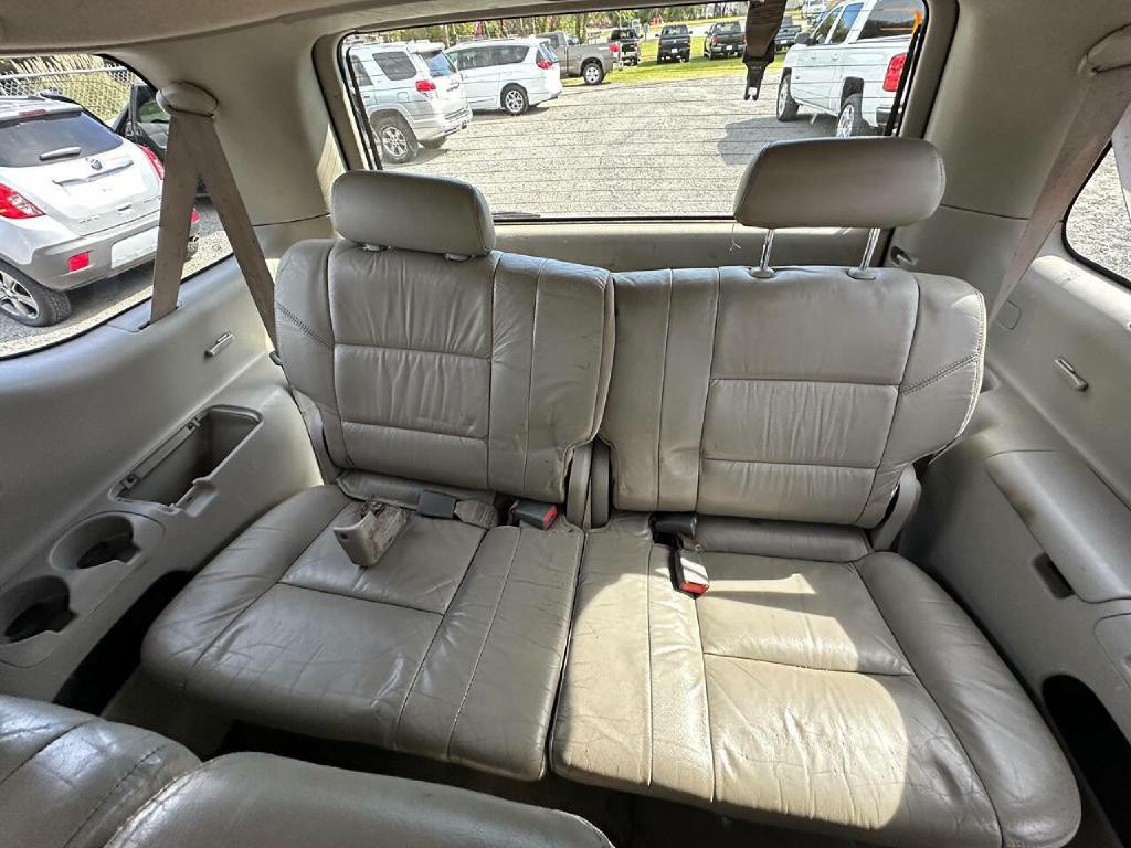 2003 Toyota Sequoia Image 14