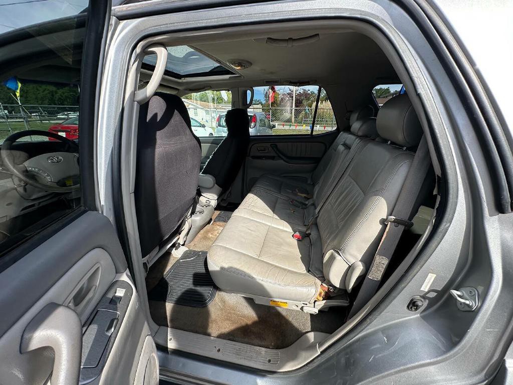 2003 Toyota Sequoia Image 15