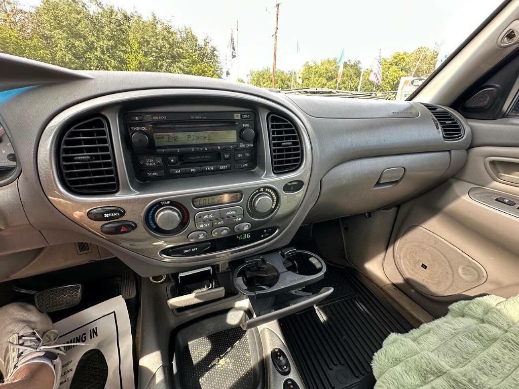 2003 Toyota Sequoia Image 19