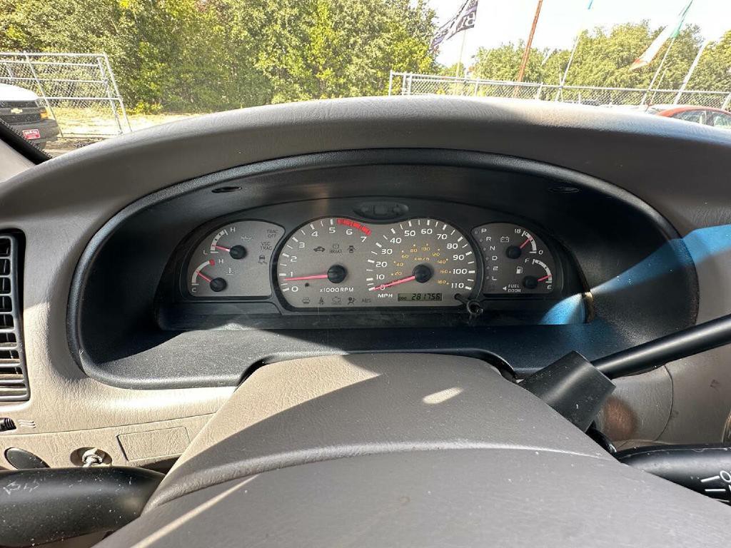 2003 Toyota Sequoia Image 20