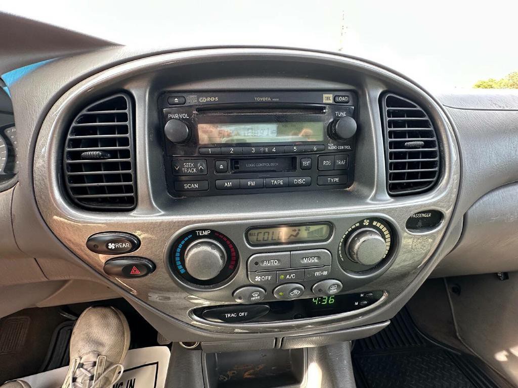 2003 Toyota Sequoia Image 21