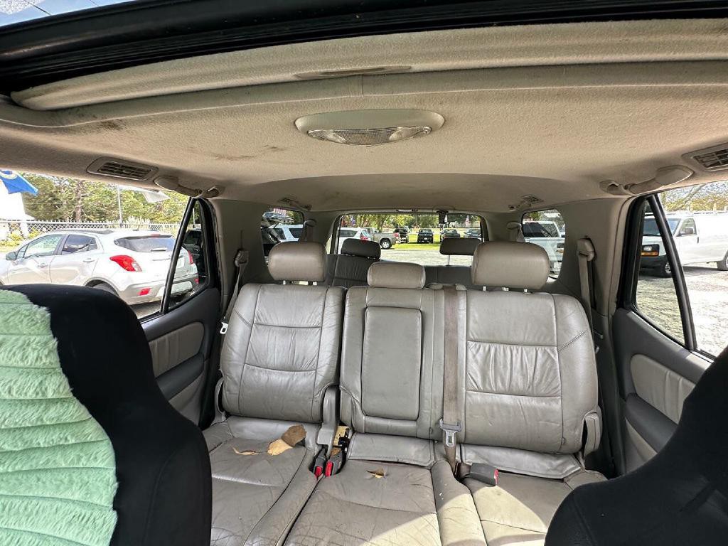 2003 Toyota Sequoia Image 23