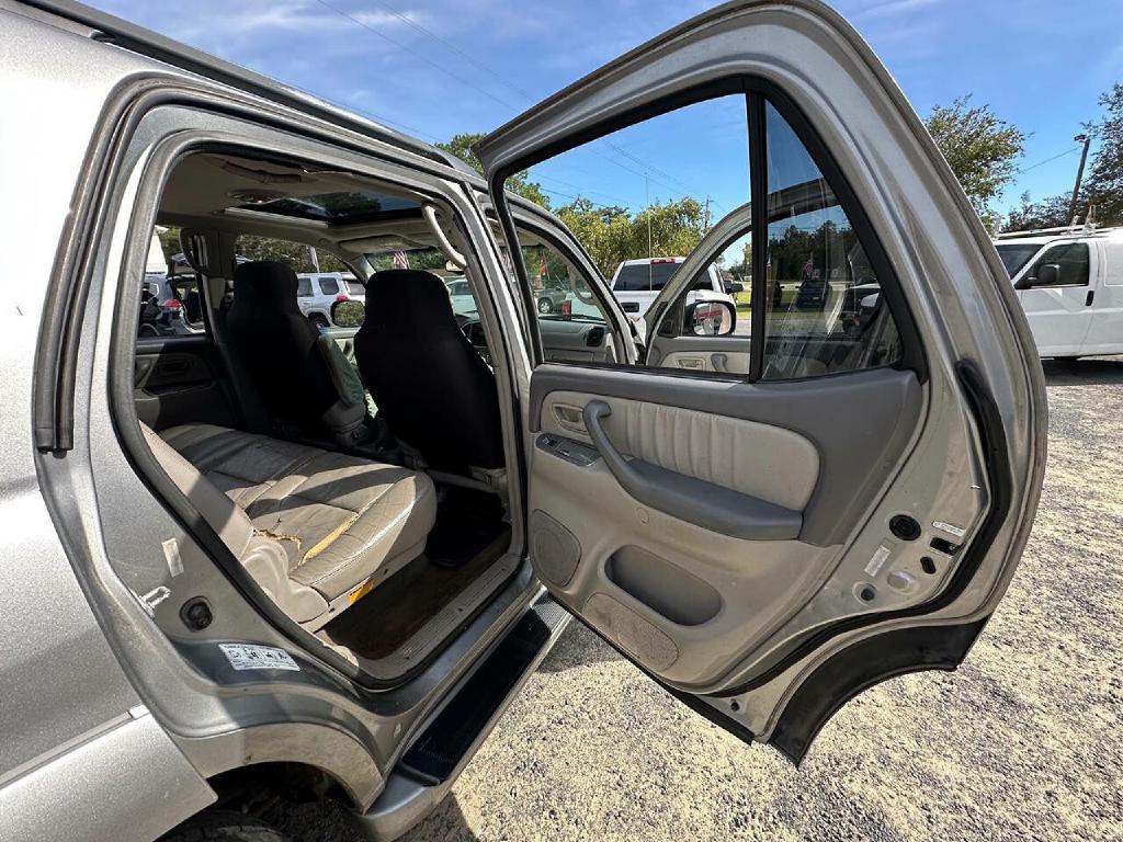 2003 Toyota Sequoia Image 29