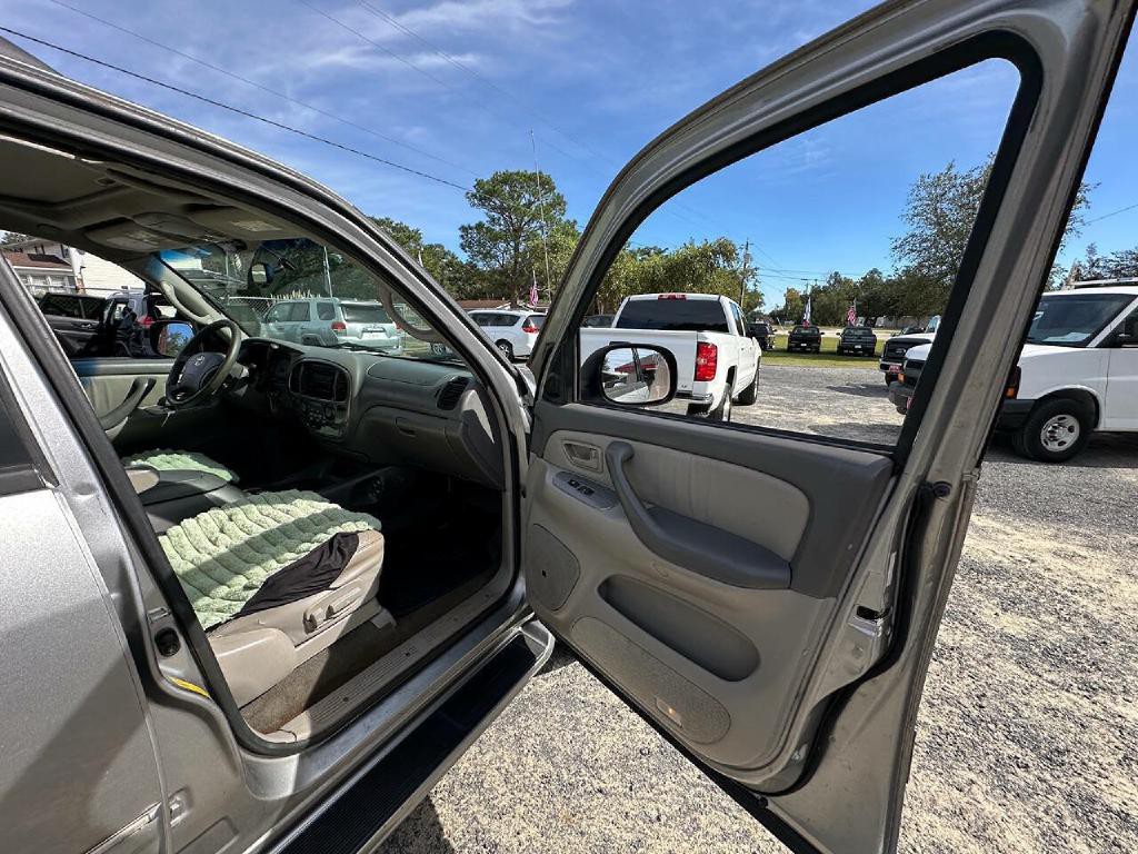 2003 Toyota Sequoia Image 33