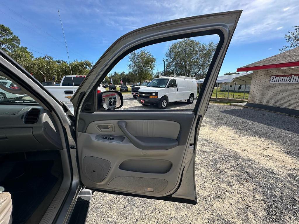 2003 Toyota Sequoia Image 34