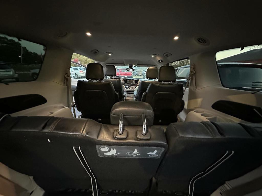 2017 Chrysler Pacifica Image 14