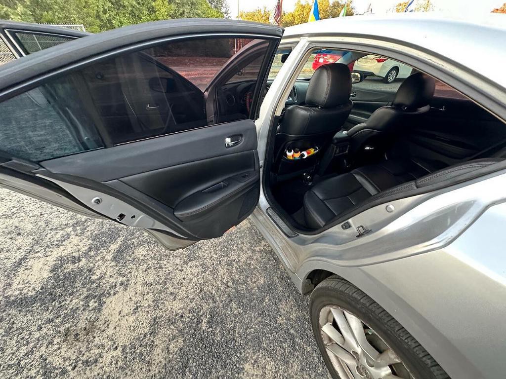 2010 Nissan Maxima Image 6