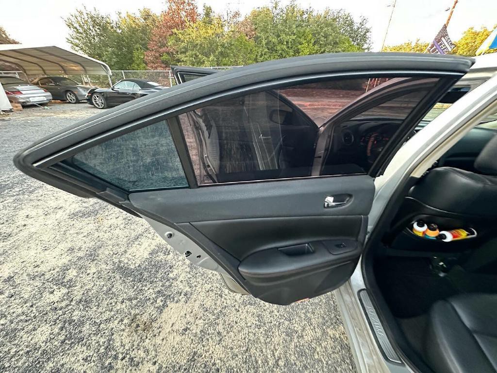 2010 Nissan Maxima Image 12