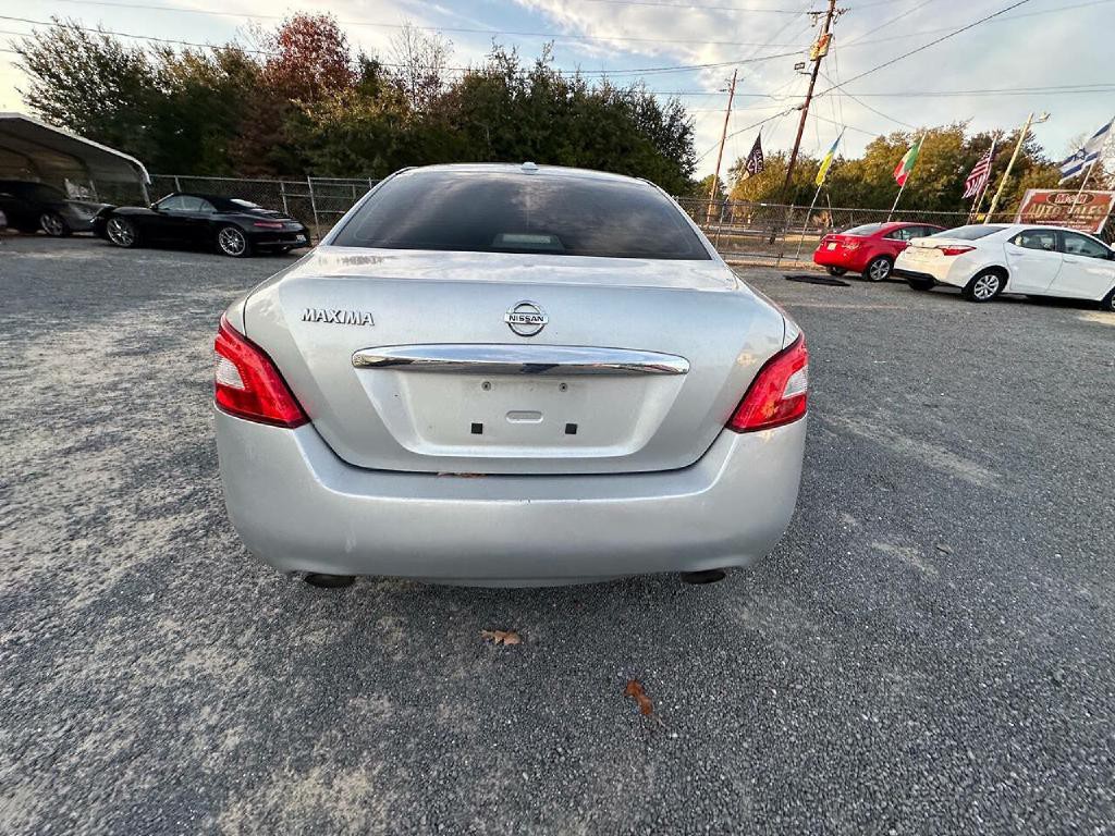 2010 Nissan Maxima Image 15