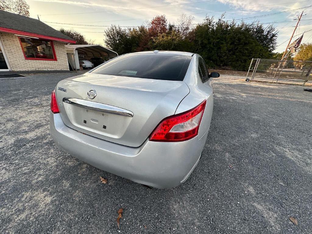 2010 Nissan Maxima Image 16