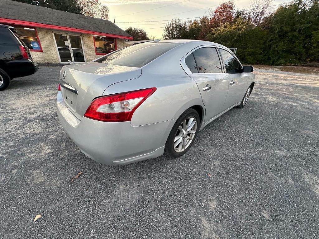 2010 Nissan Maxima Image 17