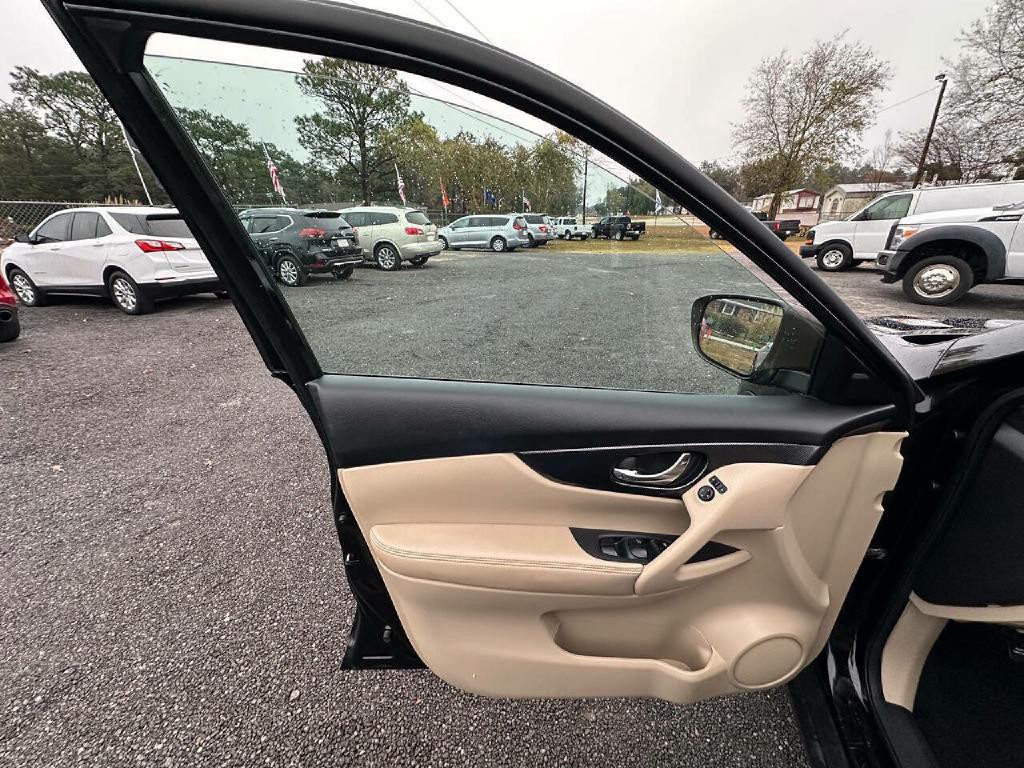 2016 Nissan Rogue Image 8