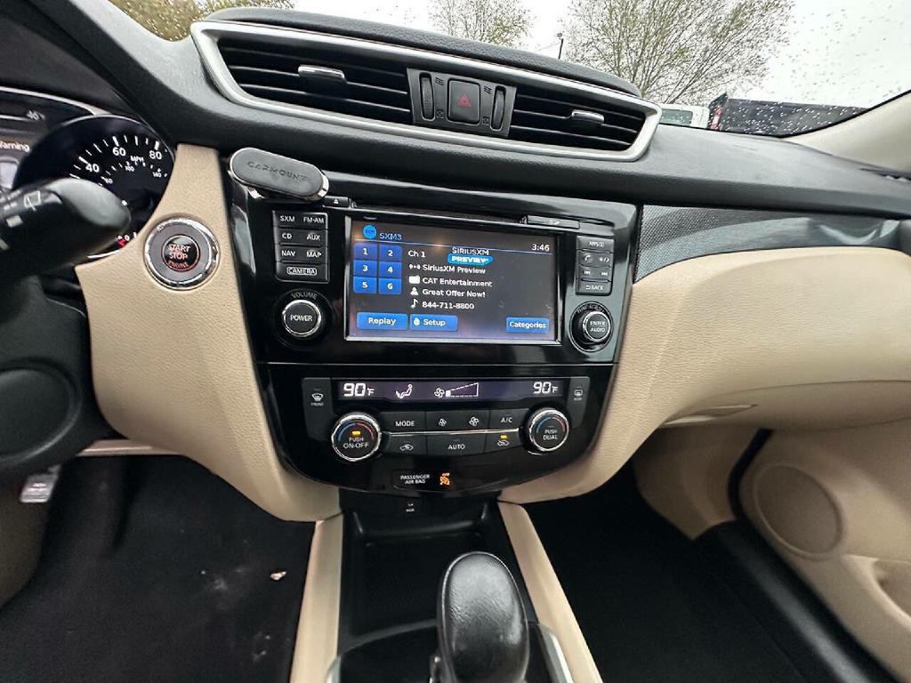 2016 Nissan Rogue Image 10