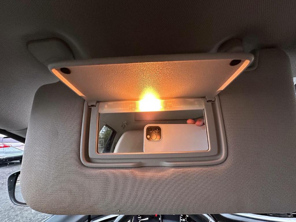 2016 Nissan Rogue Image 23