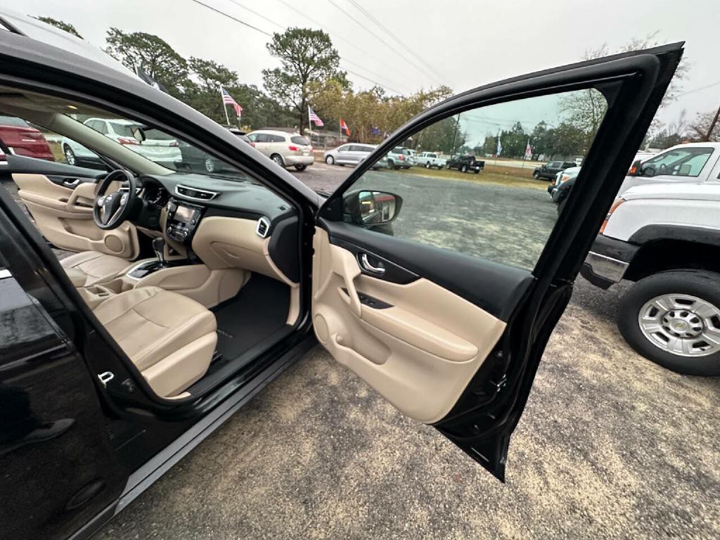 2016 Nissan Rogue Image 28