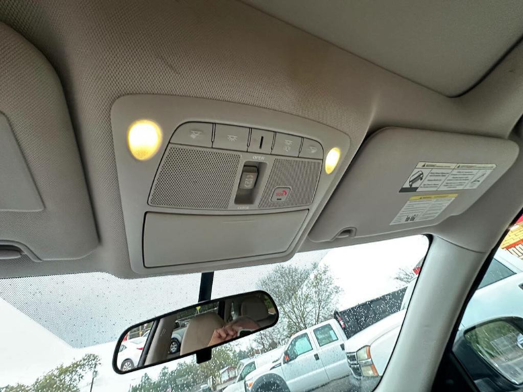 2016 Nissan Rogue Image 45