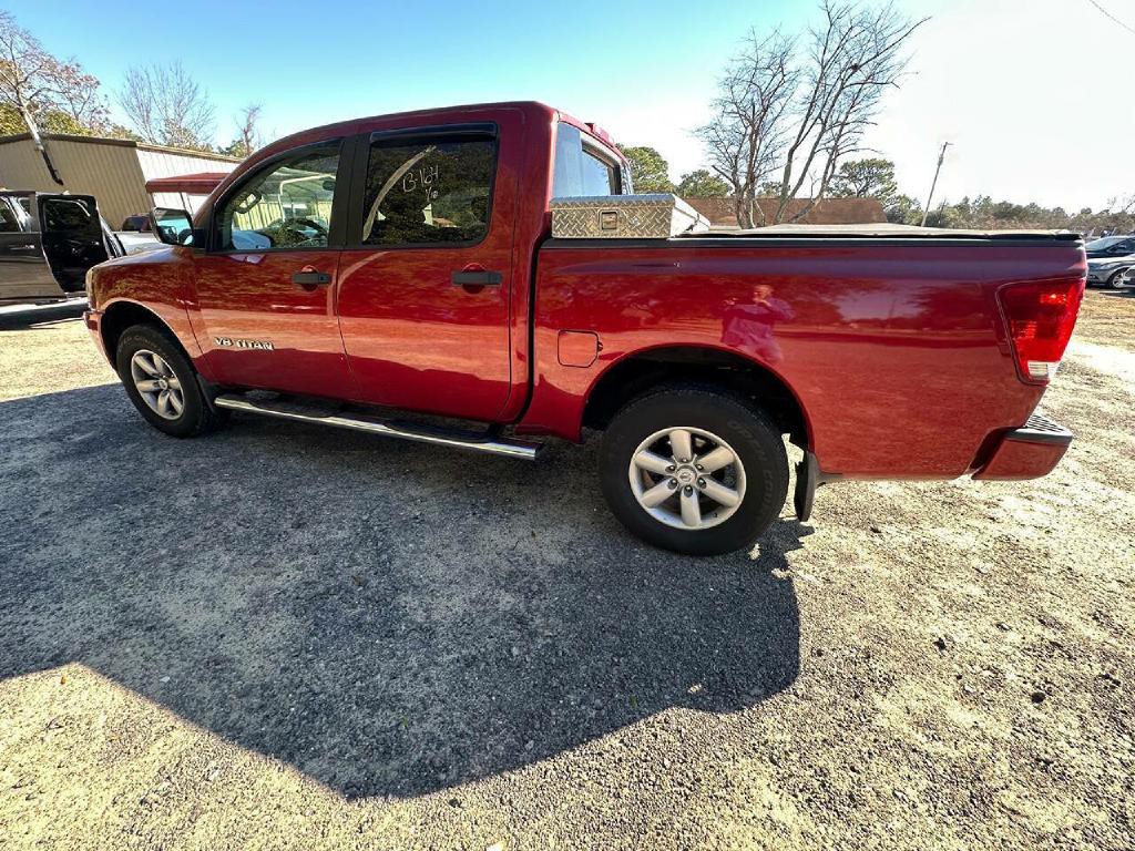 2014 Nissan Titan Image 2