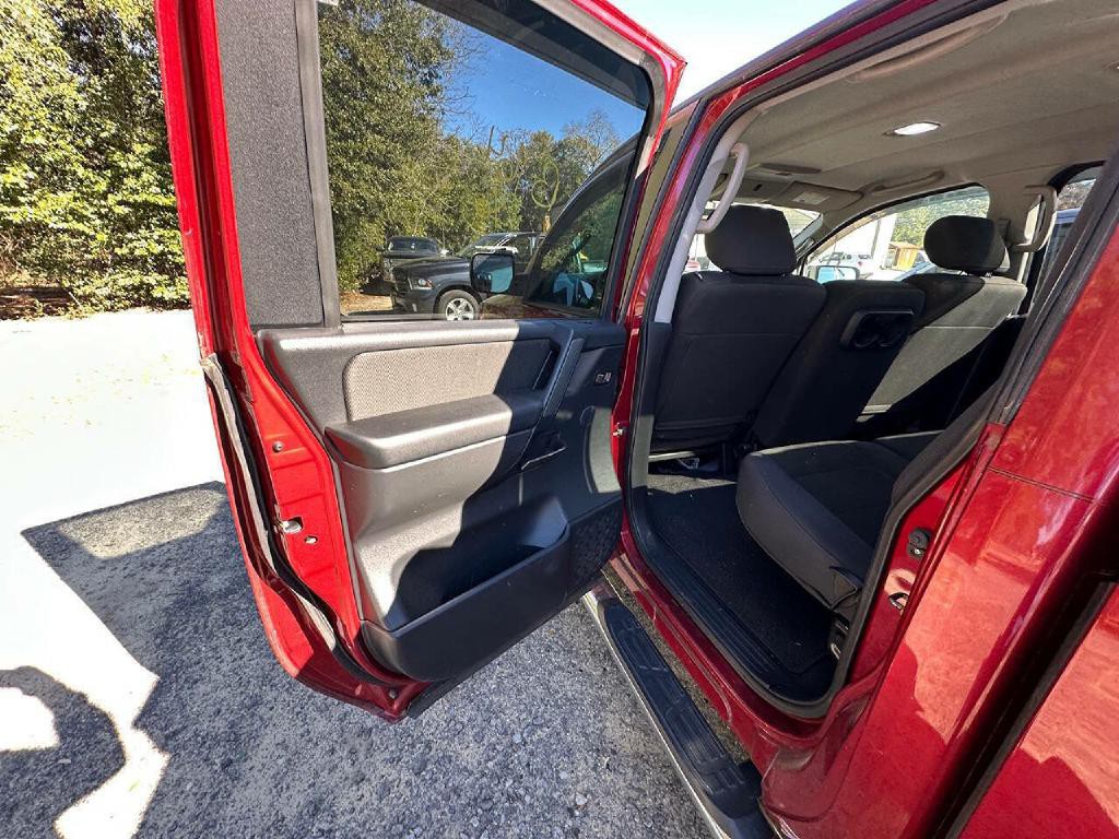 2014 Nissan Titan Image 8