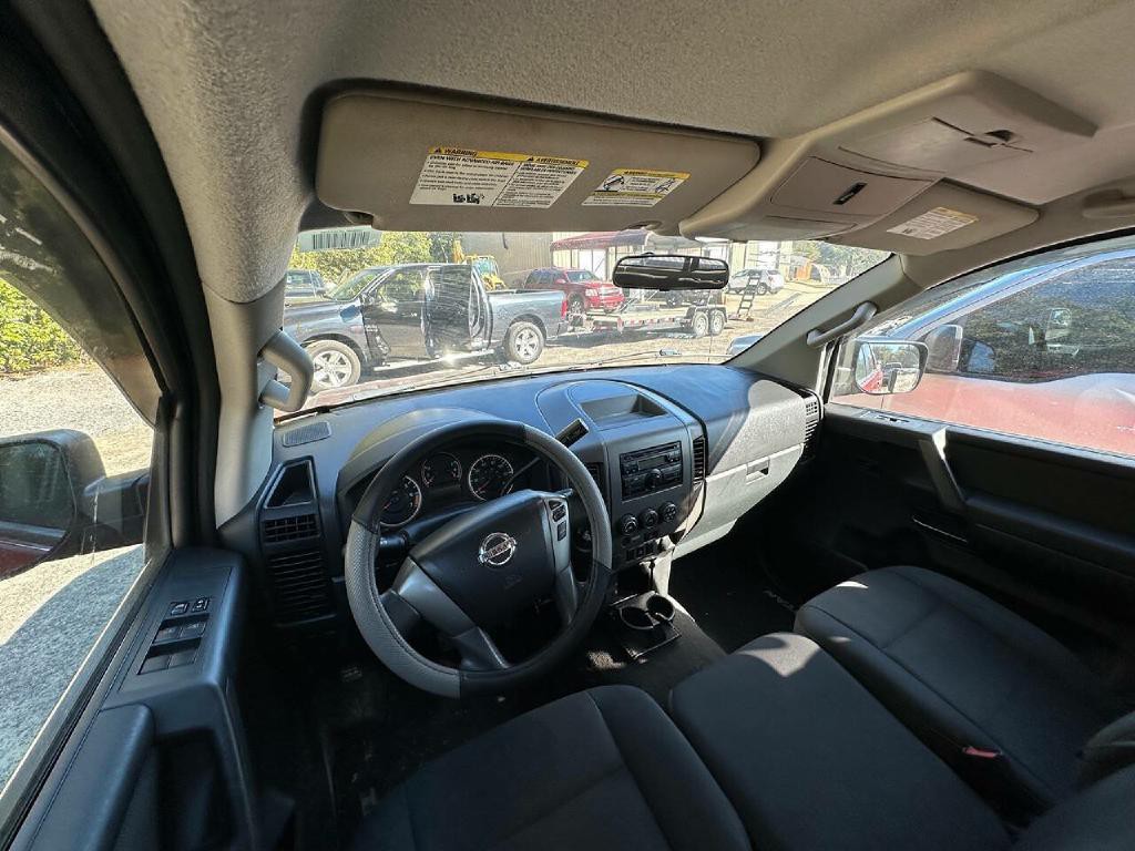 2014 Nissan Titan Image 10