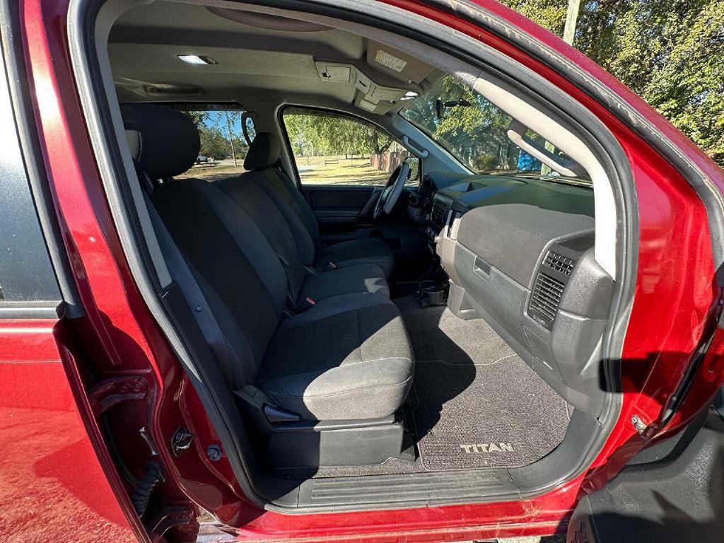 2014 Nissan Titan Image 13