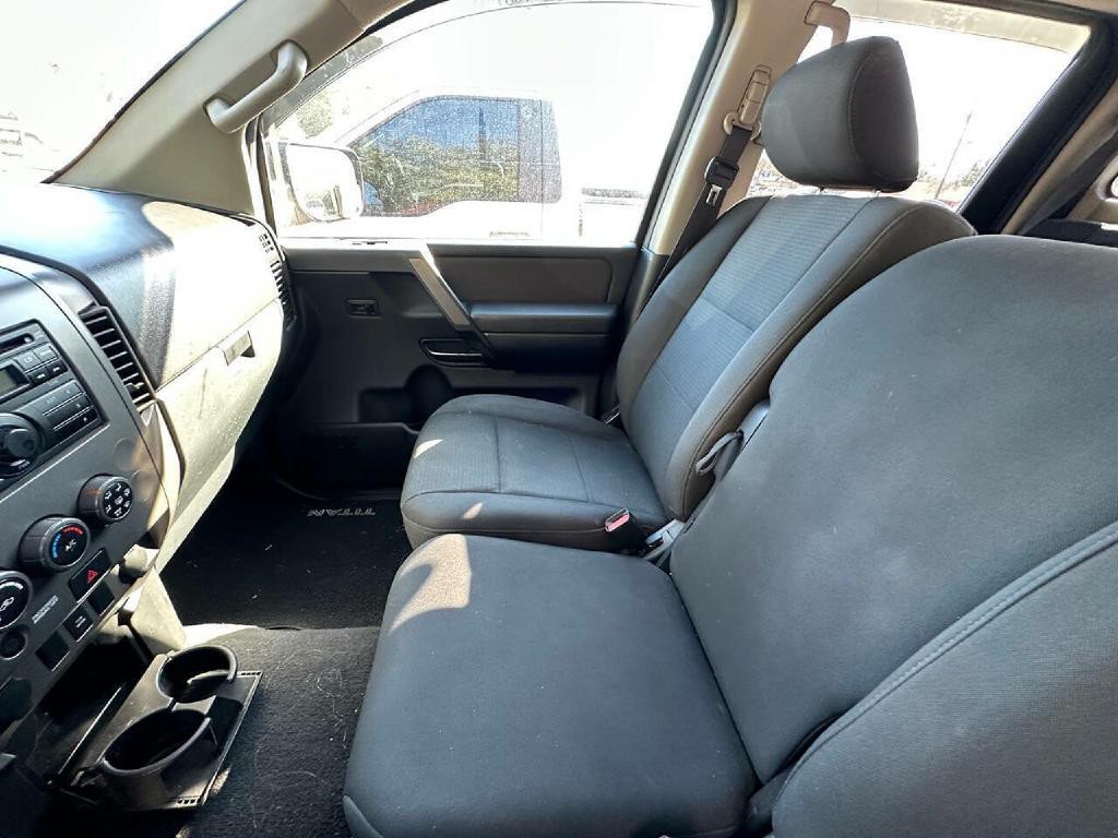 2014 Nissan Titan Image 23